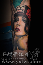 欧美美女肖像纹身