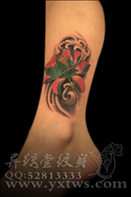 小腿莲花纹身