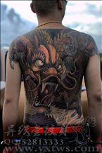 满背彩色大龙纹身