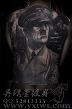 希特勒黑白满背