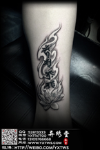 美女小腿莲花梵文纹身