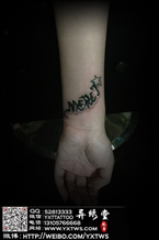 美女小臂英文遮盖伤疤纹身