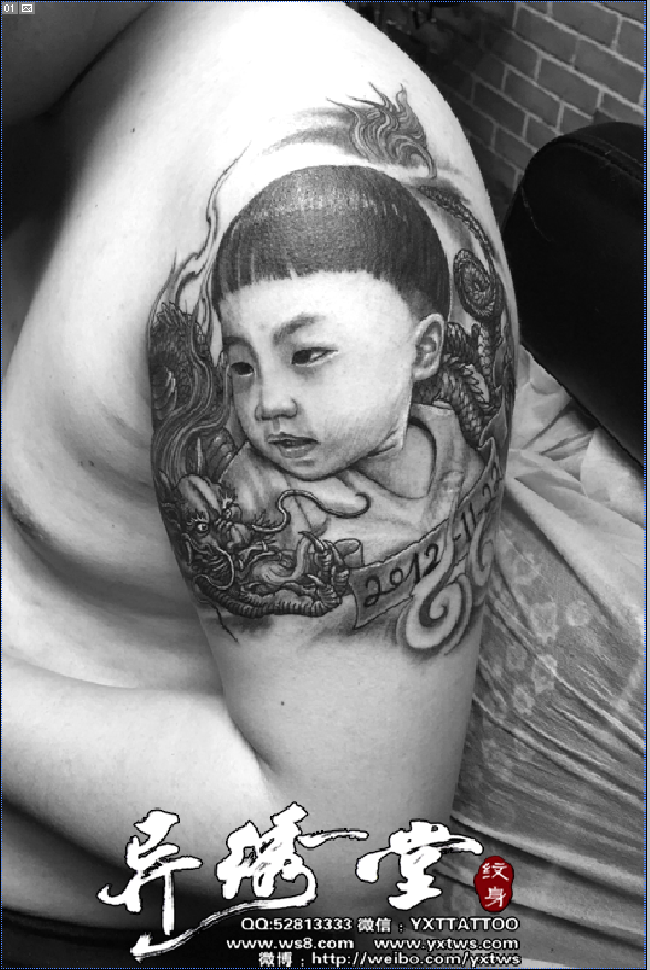 黑白儿童肖像纹身