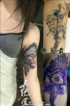 美女遮盖大臂梅花鹿纹身