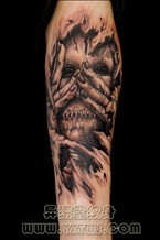 撕皮魔鬼纹身