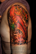 彩色传统鲤鱼纹身