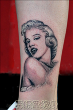 明星梦露肖像纹身