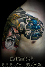 彩色人物半甲纹身