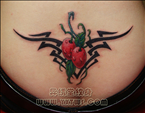 樱桃图腾纹身